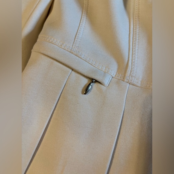 White House Black Market Cream Blazer - Picture 2 of 11